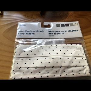 Old Navy Holiday Dots 5 pk Adult Masks NWT